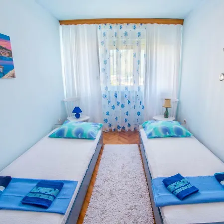 Apartman Rainbow Star *