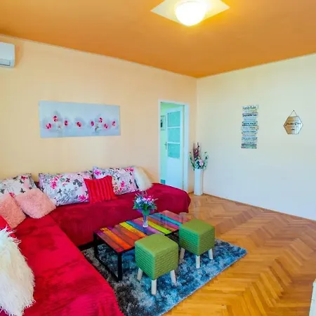 Rainbow Star Apartman